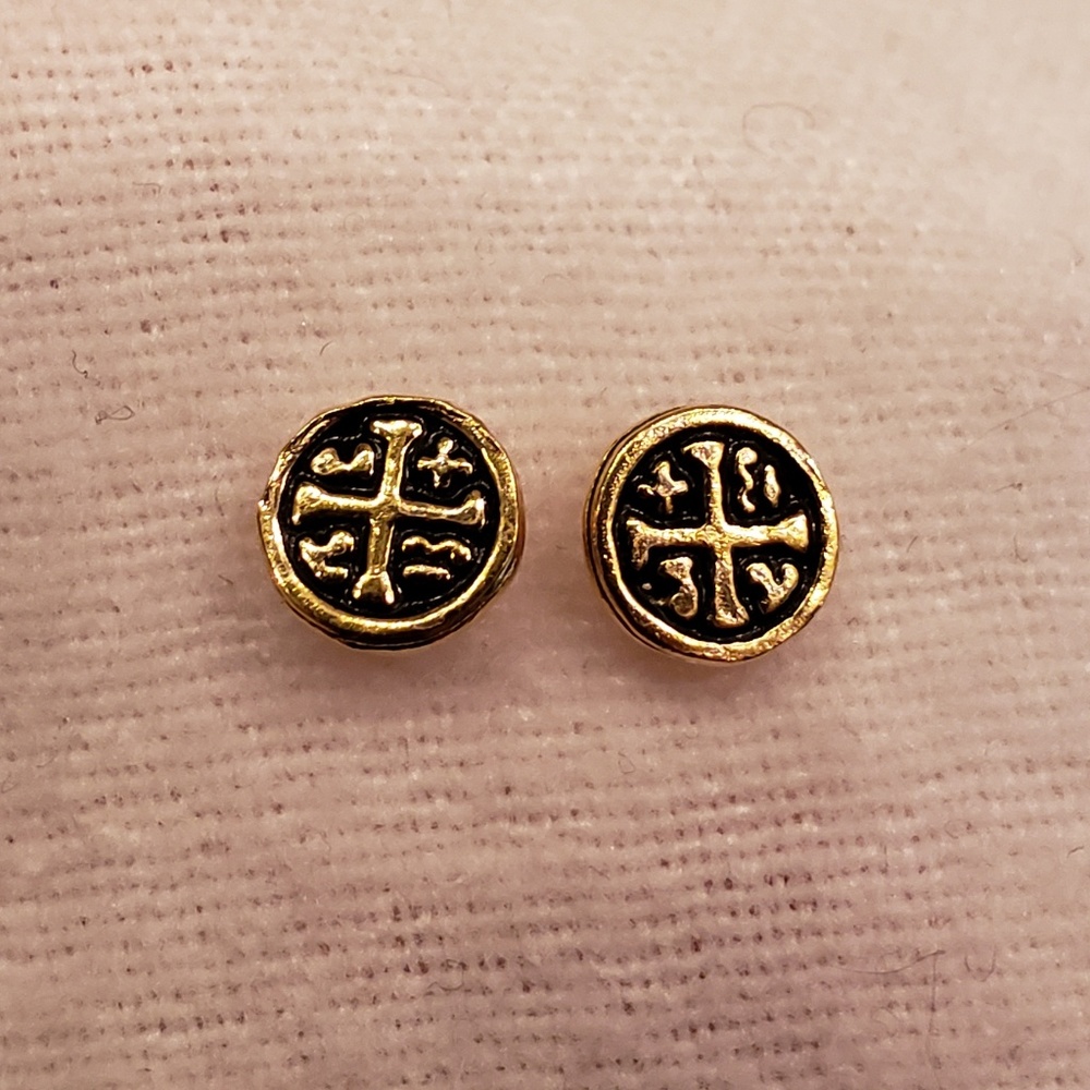 SOLD Fashion stud earrings